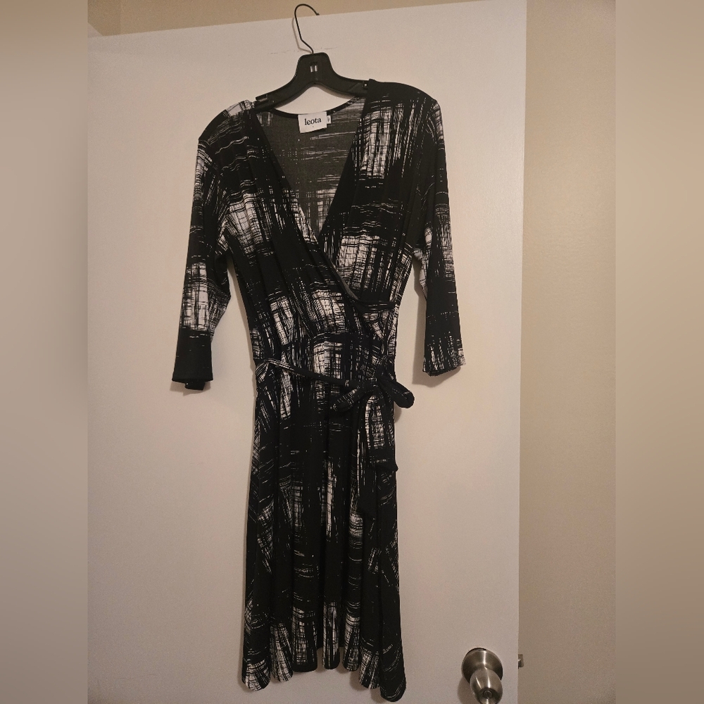 LEOTA Black and White Plaid Patterned Wrap Dress Sz 14